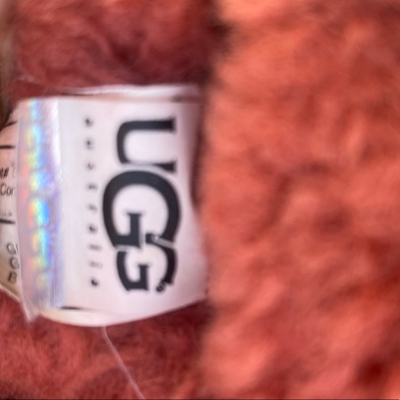 Ugg Bailey Buttoned Boots in Wine Red Color Size 6 - Picture 14 of 16